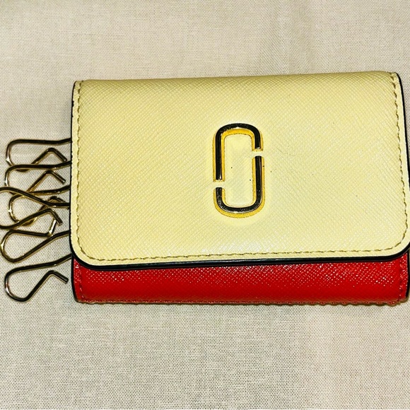MARC JACOBS Pastel Yellow Tri-fold Keyring Wallet - Picture 1 of 10